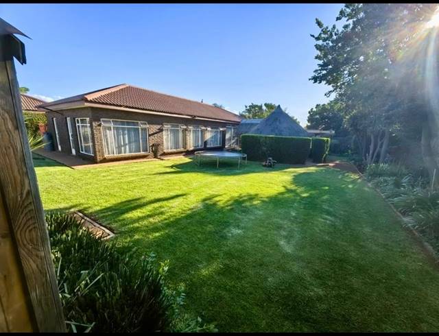 3 BEDROOM HOUSE FOR SALE IN VANDERBIJLPARK SE 2